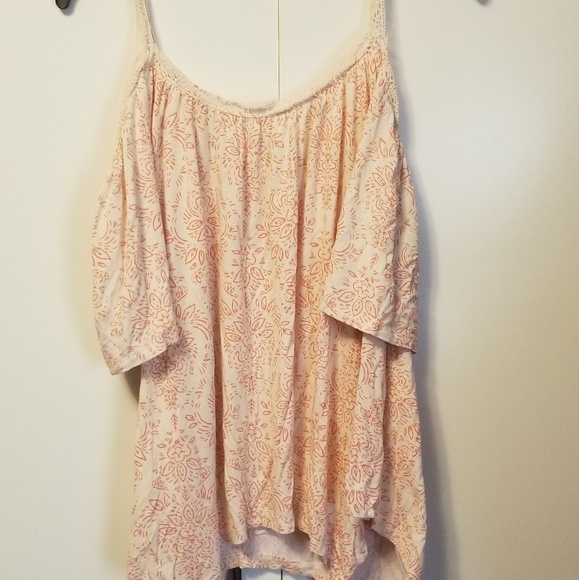 Mudd Tops - 💜 5 for $10.00 💜Mudd cold shoulder top